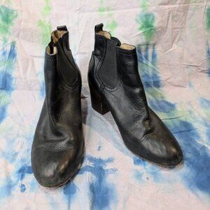 Frye Stella Short Chelsea Black Leather Ankle Boots Block Heel Women’s Size 9M